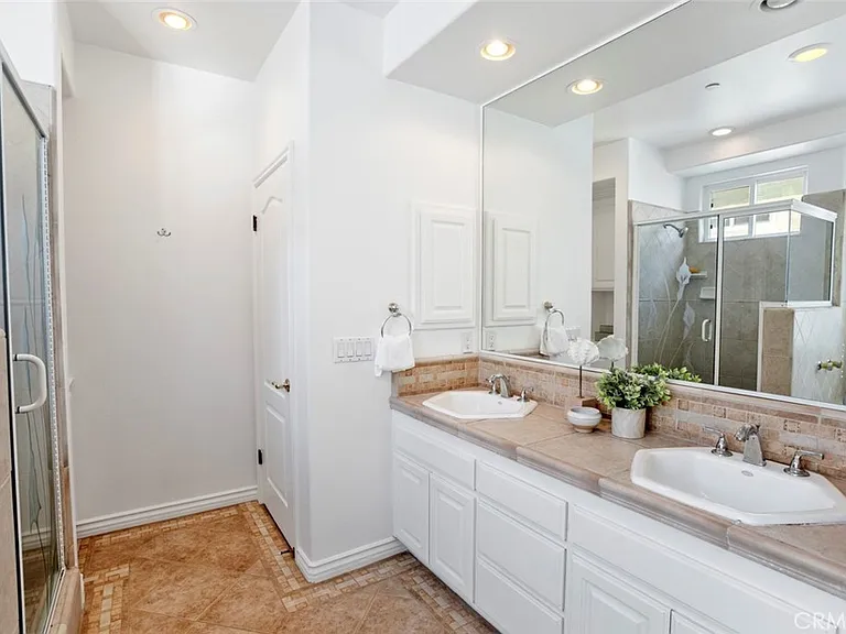 2012 Mathews Ave #C — Photo 24