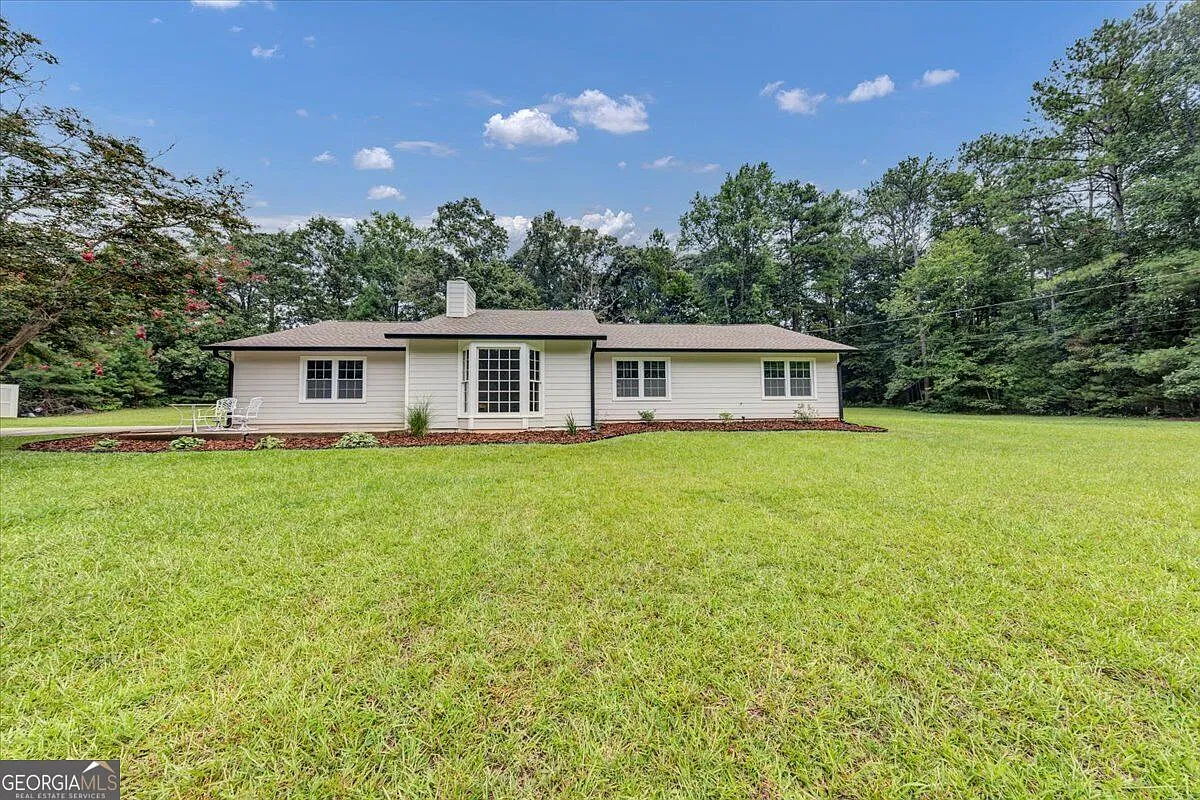 3 bed, 2.0 bath, 1874 sqft, $2,800 — Photo 3