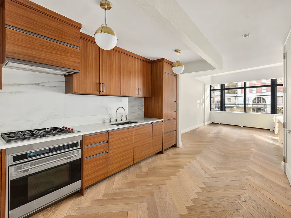 150 Charles St #2ES