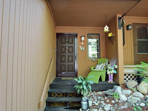 2nd image of 3919 Sherwood Forest Dr