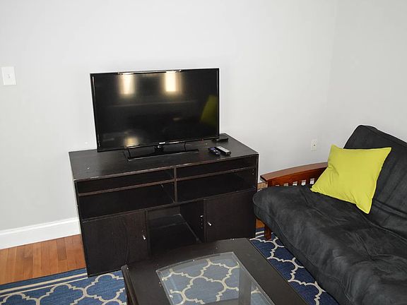 4th image of 113 O St SW #1