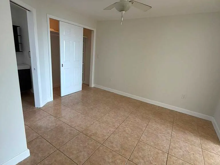 17800 Atlantic Blvd #Penthouse 1-15 — Photo 12