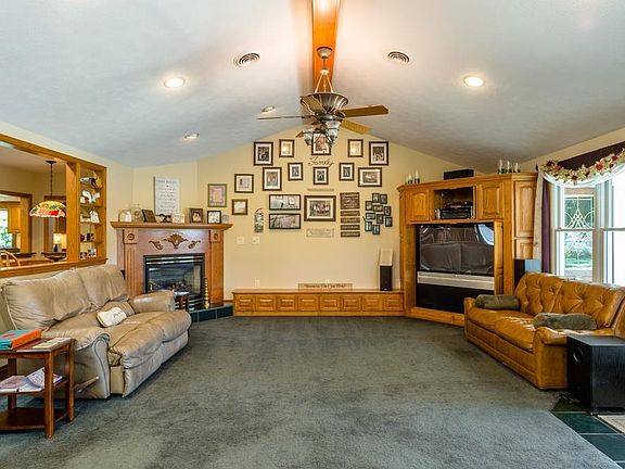 5th image of 112 Walking Horse Ln