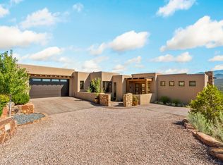 193 Circle Dr, Santa Fe, NM 87501