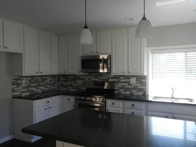 25261 Arcadian Ave — Photo 11