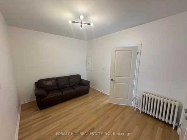 756 Queen St W APT C, Toronto, ON M6J 1E9