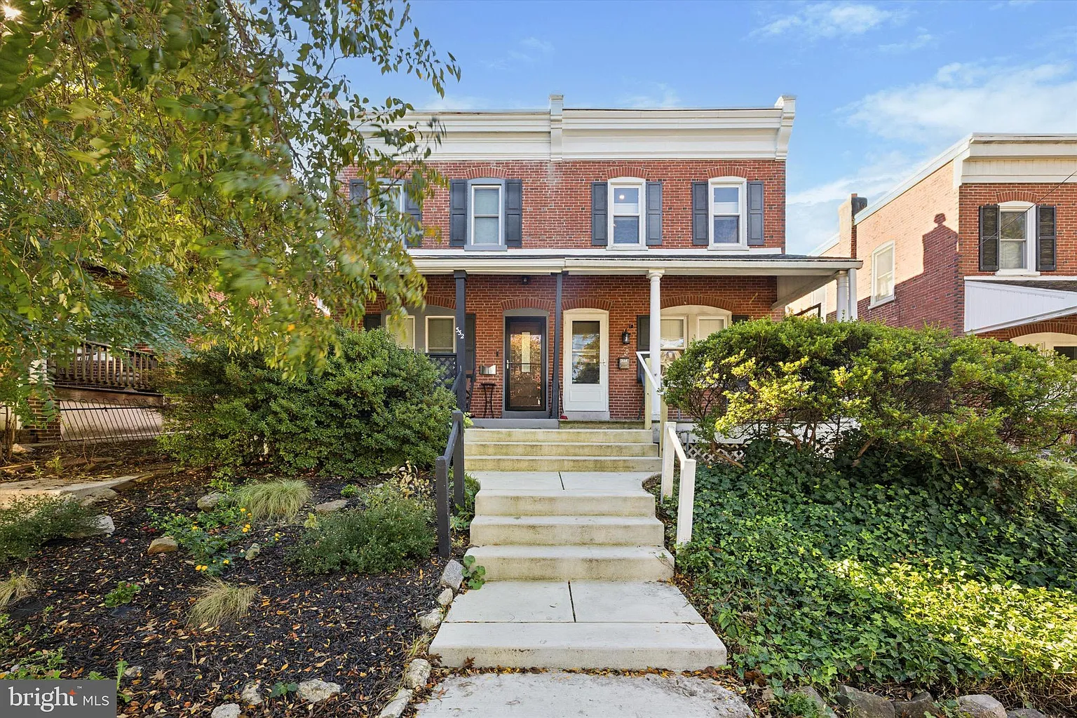 334 W 2nd St photo 1