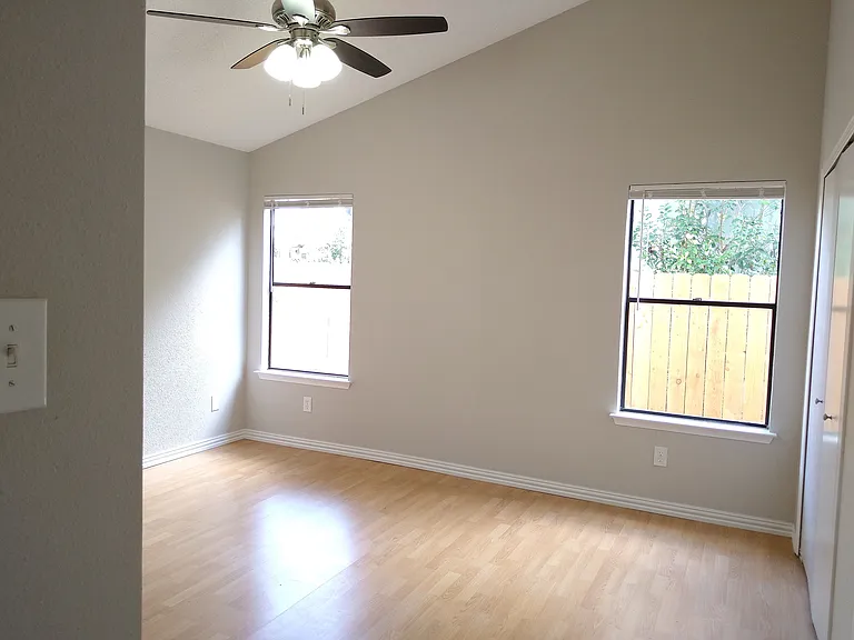 1813 Laurel Path — Photo 24