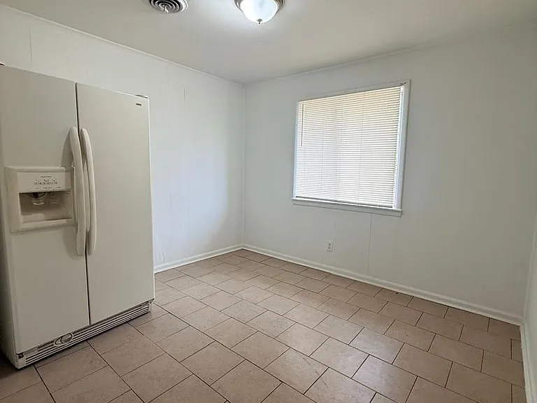 426 Brookview Dr — Photo 12