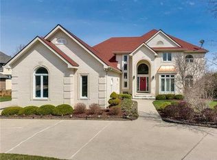 7058 Cedarbank Dr, West Bloomfield, MI