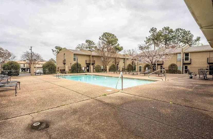 1047 June Rd #3