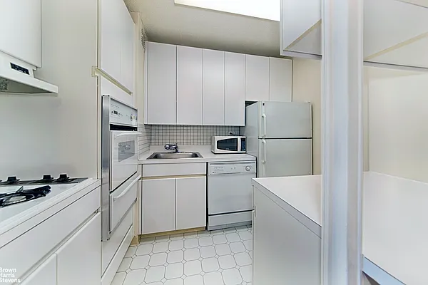 Sold by Brown Harris Stevens | media 18