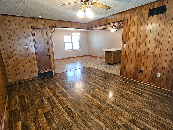 3rd image of 2935 Normandy Dr