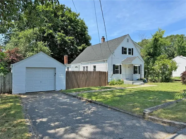 4 Garden St, Cumberland, RI 02864