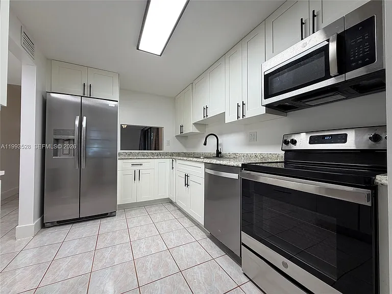 400 Commodore Dr #101 — Photo 10