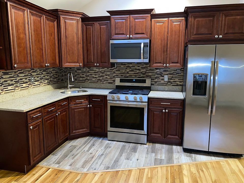 1st image of 280 Robinson Ave Floor 2
