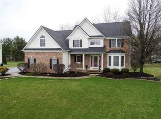 66 Bainbridge Ln, Webster, NY 14580