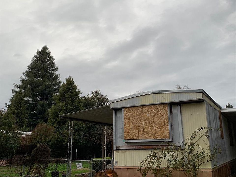 2nd image of 968 Mort Ln
