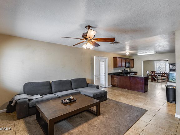 4th image of 468 E GLADE Avenue