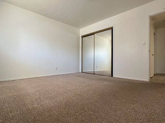 5th image of 3325 Porter Ln #3325