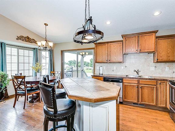 5th image of 130 W Harmony Ct