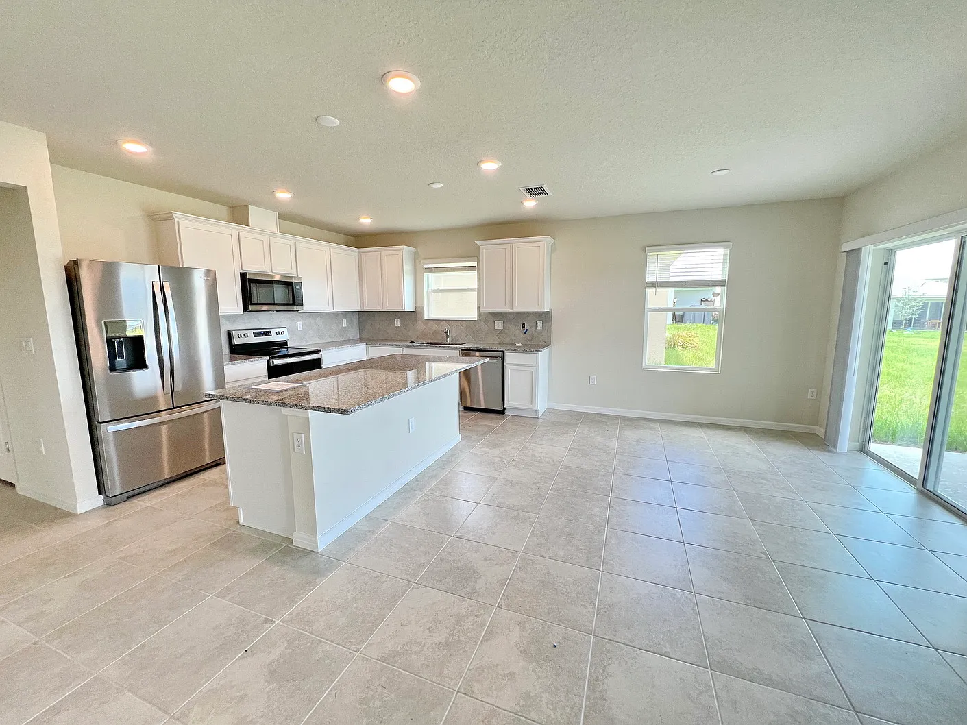 1539 Aspen Ave — Photo 3