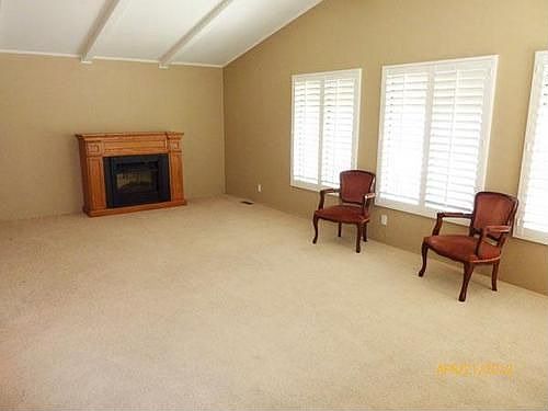 3rd image of 106 Poinsettia Gardens Dr