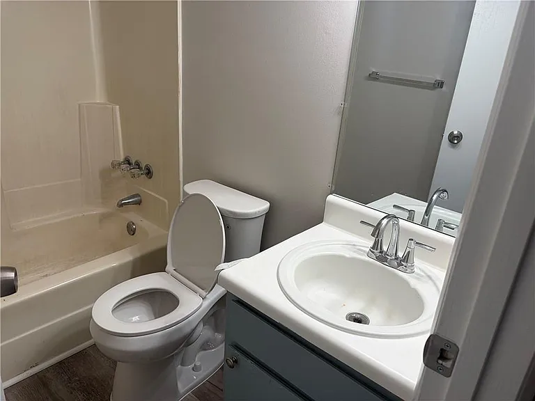 4 Eastview Cir #4 — Photo 13