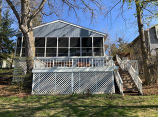 1303 Maxfield Rd, Hartland, MI 48353