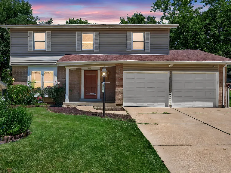 1141 Villaview Dr — Photo 3
