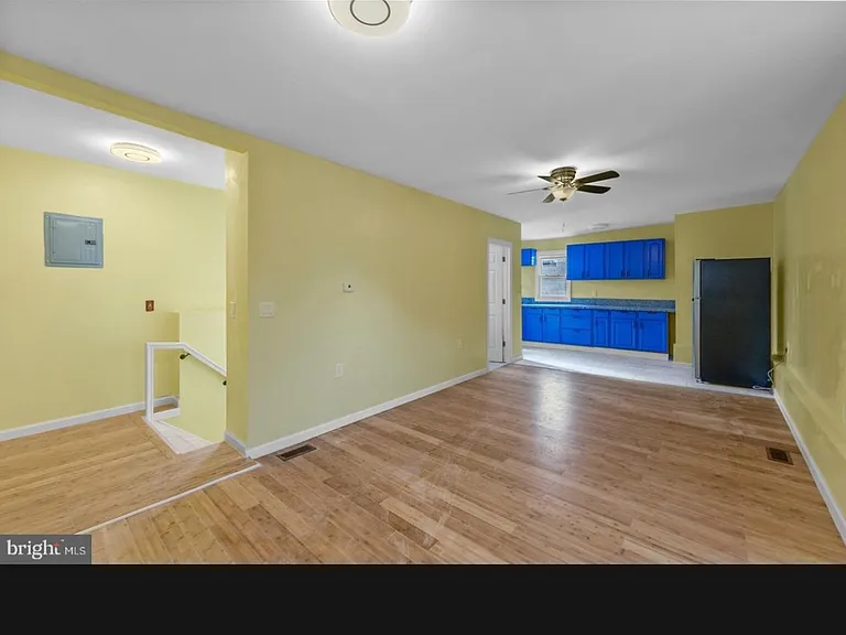 565 Lamberton St #2 — Photo 4