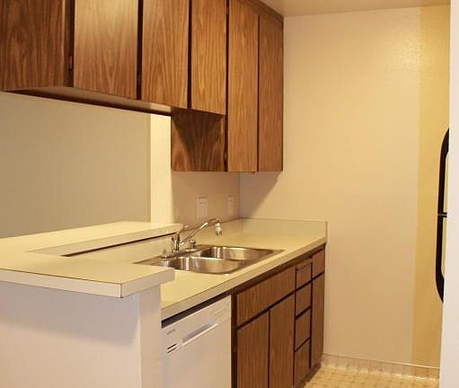 5th image of 371 Imperial Way #810