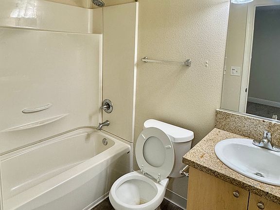 5th image of 231 Bennett Hill Ct APT C