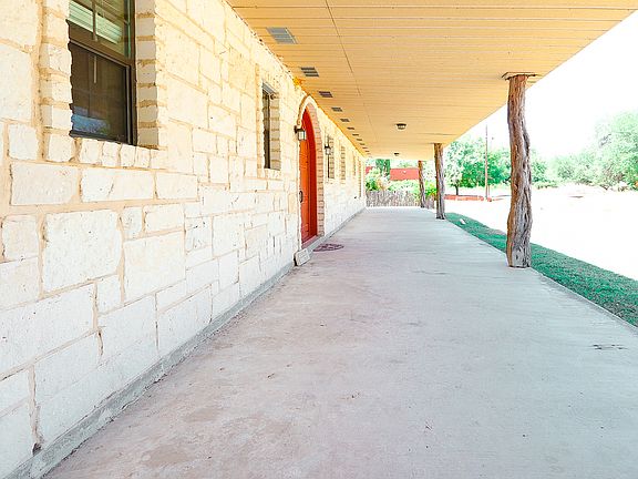 4th image of 1058 FAIRWAY CIR