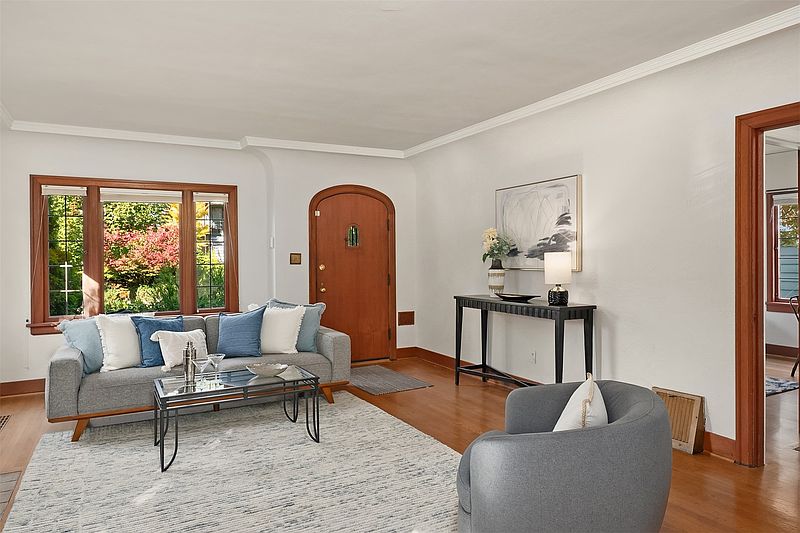 4th image of 5208 36th Avenue NE