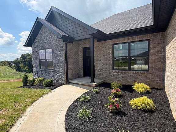 2nd image of 118 Cabela Dr