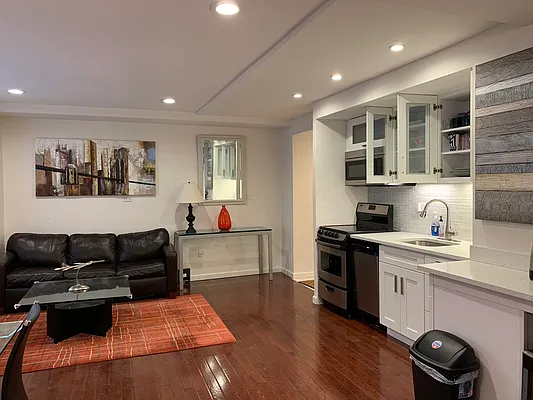 Rented by Oxford Property Group | media 9