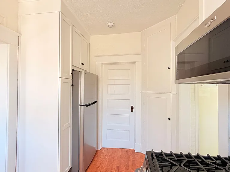 3300 Meade St — Photo 8