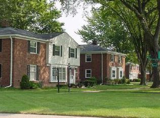 626 Cadieux Rd, Grosse Pointe, MI 48230