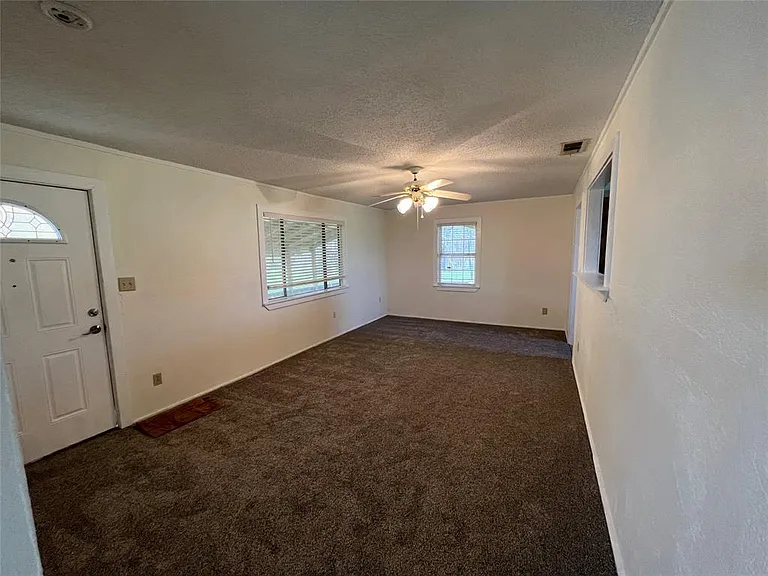 2528 Private Road 5101 — Photo 35
