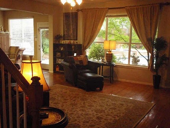 3rd image of 1905 Parktree Dr