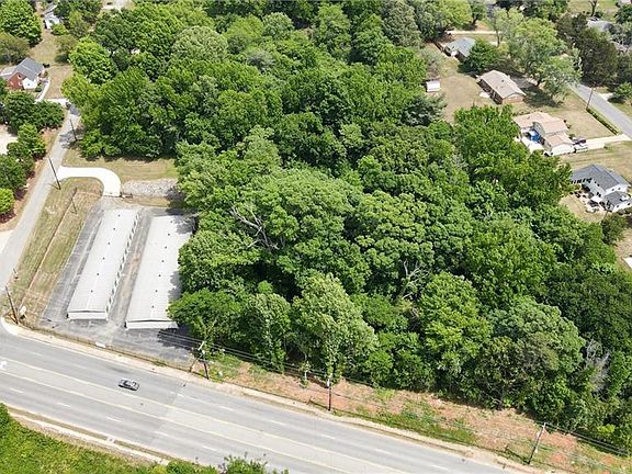 2nd image of 207-211 Guilford College Rd