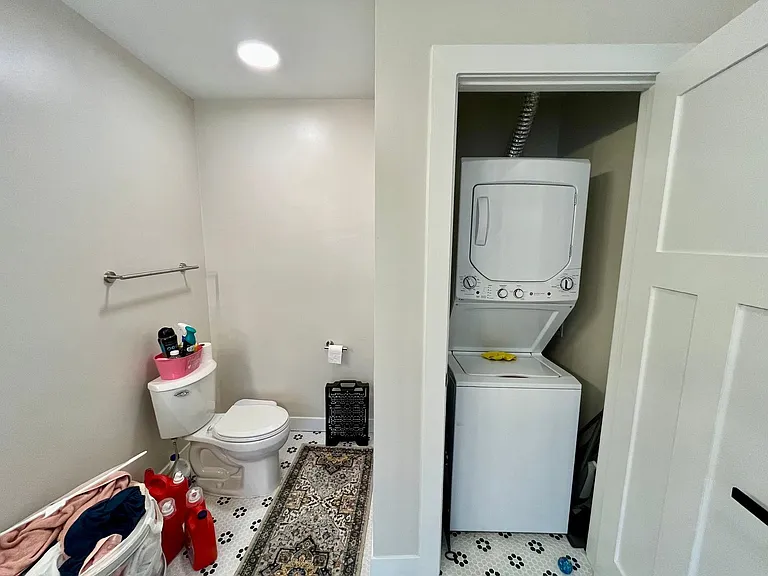 2600 E Kenwood Blvd — Photo 39