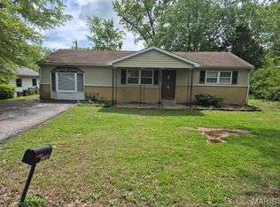6208 Leo Dr, Belleville, IL 62223