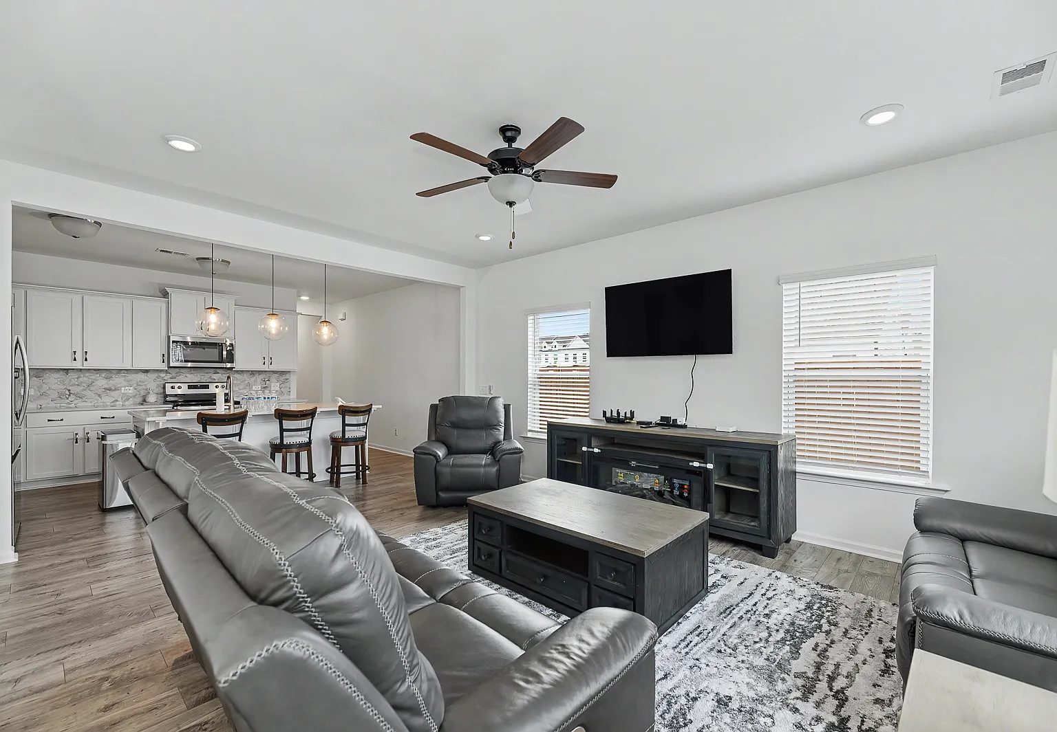 3 bed, 2.5 bath, 2173 sqft, $2,950 — Photo 1