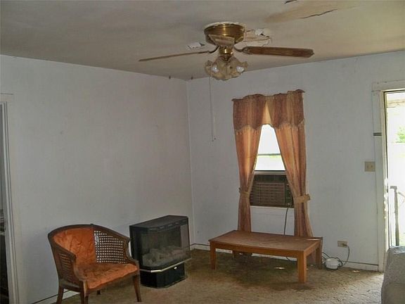 4th image of 406 Bowie St