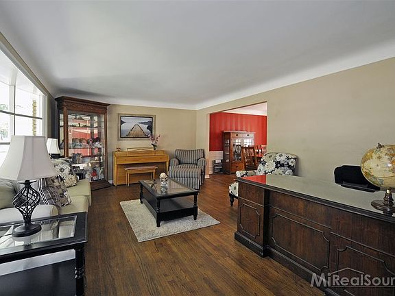 4th image of 961 Moorland Dr