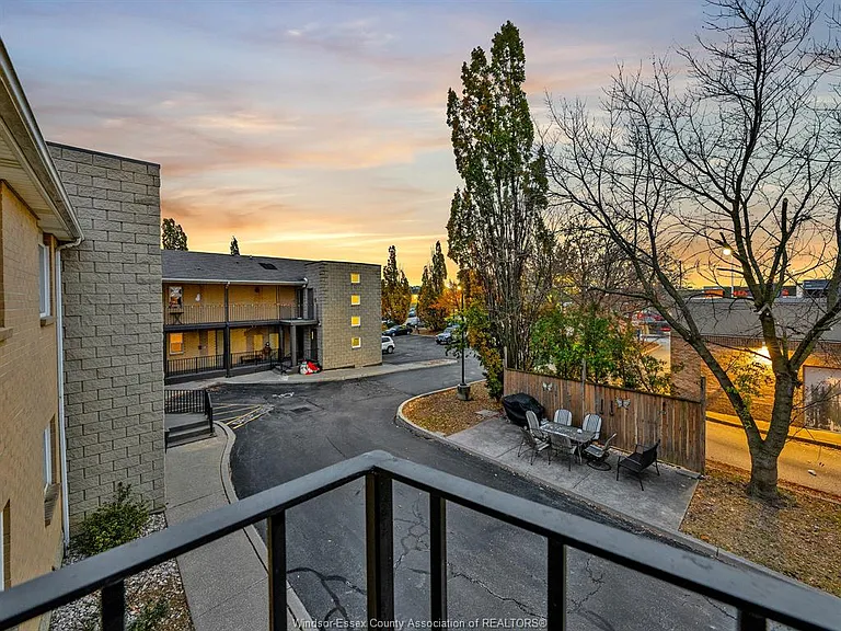 5830 Malden Rd — Photo 9