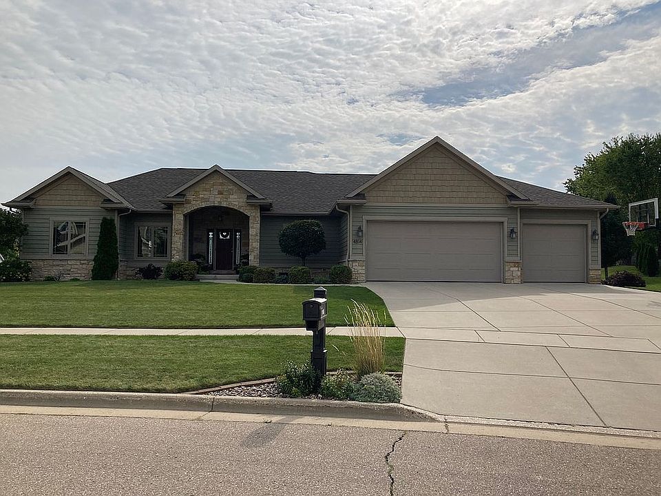 1st image of 4814 Twelve Oaks Dr