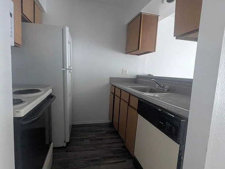 Bennett Place Apartments — Photo 31